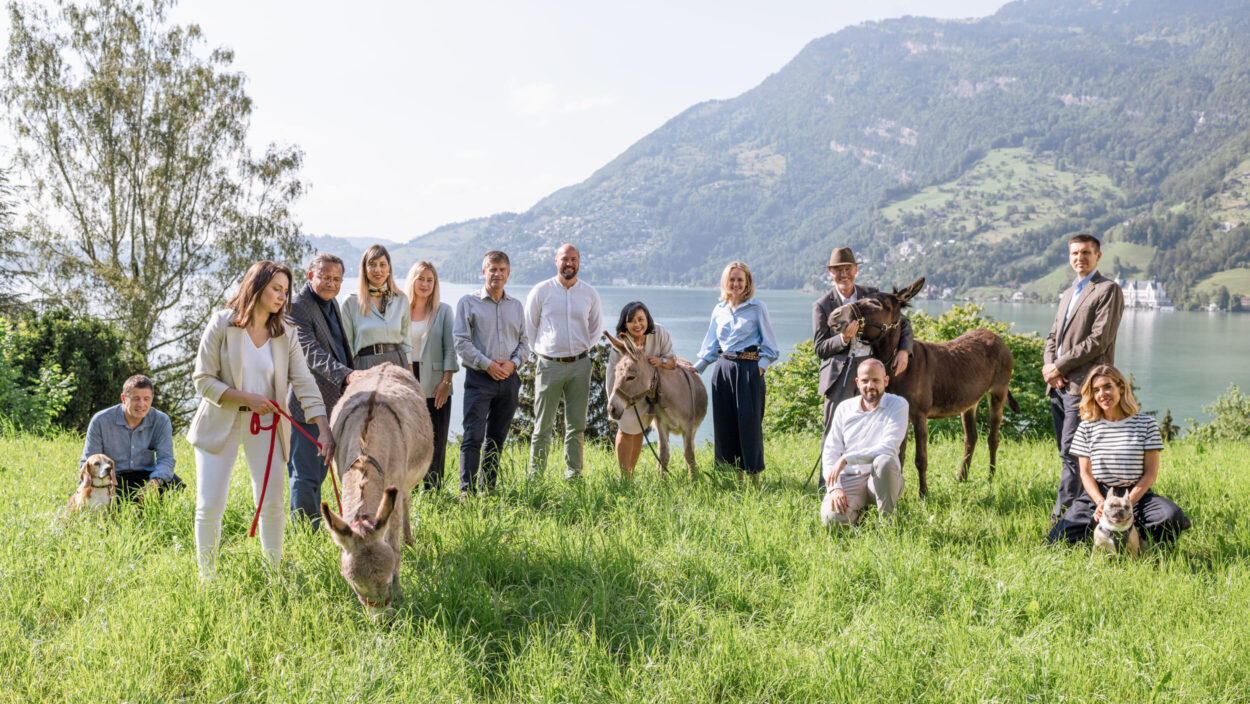 Neoviva team outdoors